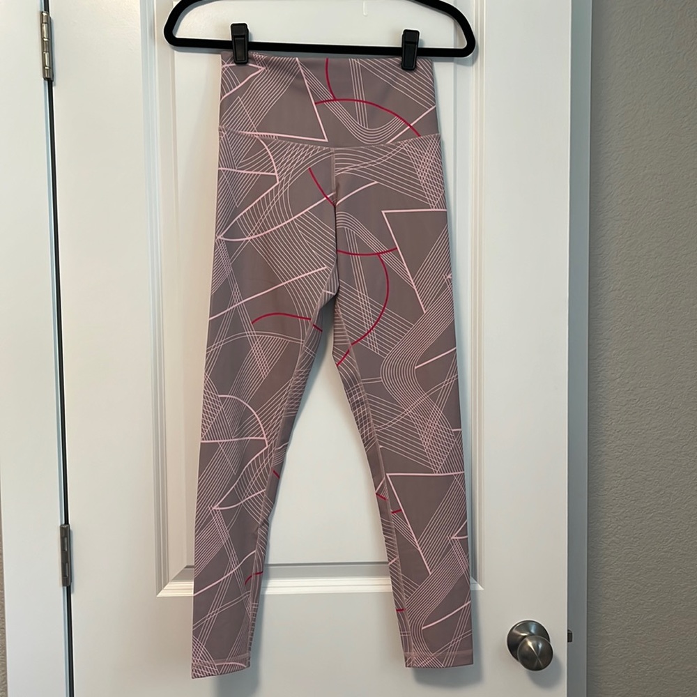 DYI Leggings Gray with Pink and Fuchsia Pattern Size M